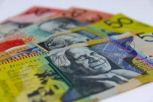 Should You Move Overseas for Work? The Pros and Cons of Becoming an Expat