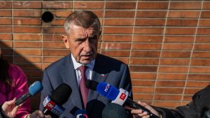 „Тръмпистката“ бивша PM на Чехия, която ще спечели гласуване, поставяйки под съмнение Украйна помощ